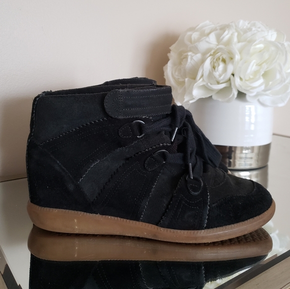 Isabel Marant Shoes - ISABEL MARANT BOBBY SNEAKERS 🖤🌺